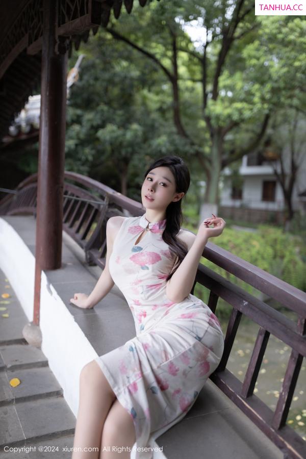 逗逗DouDou  [XiuRen]高清写真图 2024.08.29 No.9087 小逗逗 丝袜美腿第21张图片